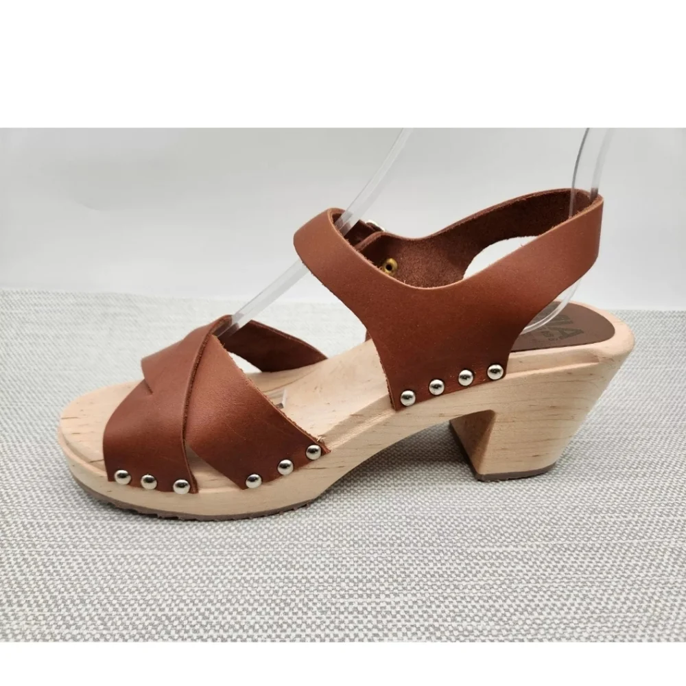 Mia Gertrude size 39 swedish clog sandals brown Luggage Leather Wood Boho